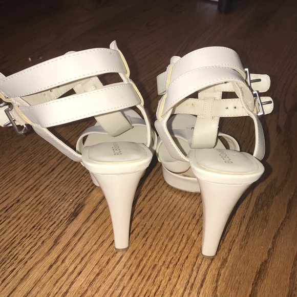 Shoes - Picture 3 of 4